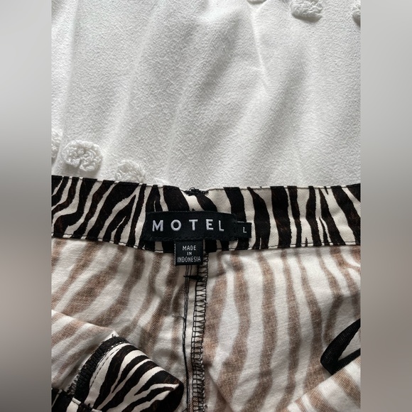 Motel Rocks Flare Pants - Picture 4 of 4